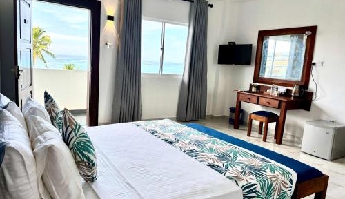 Deluxe Triple Room with Sea View