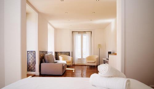 Deluxe Studio