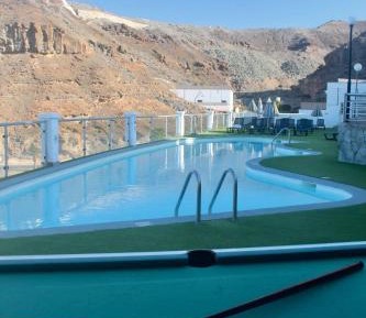 Apartment with Pool View 