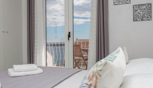 Studio Apartment with Sea View