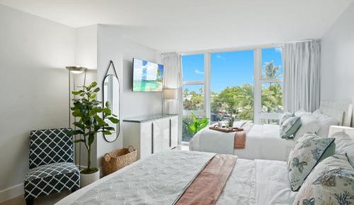 One-Bedroom Apartment with City View