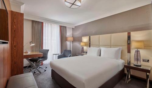 King Room with Courtyard View - High Floor