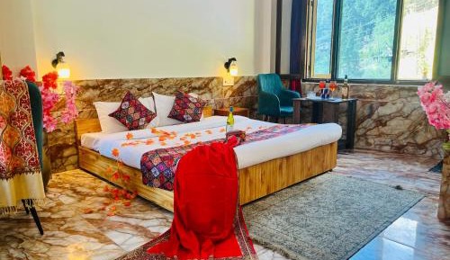 King Room with Mountain View