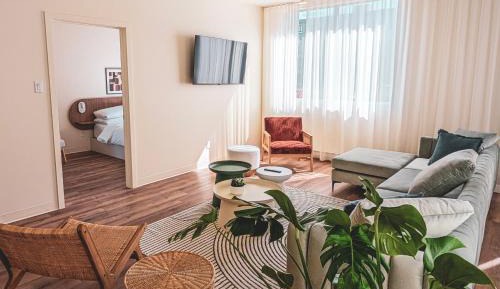 Three-Bedroom Deluxe Apartment
