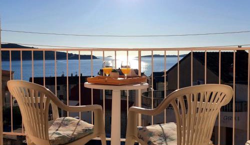 One-Bedroom Apartment with Balcony