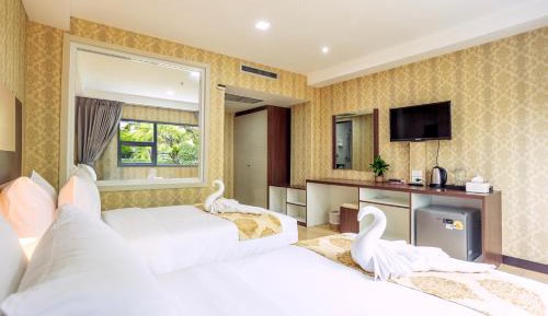 Twin Room with Private Bathroom