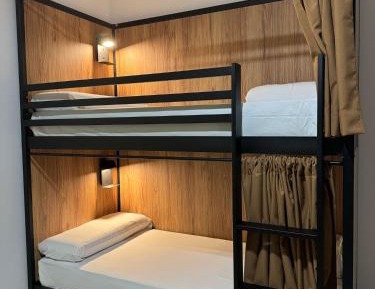 Single Bed in Mixed Dormitory Room