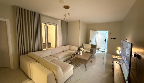 Two-Bedroom Deluxe Apartment with Garden View