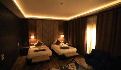King Studio with Sofa Bed