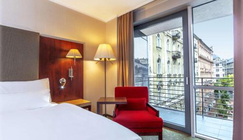 Standard Twin Room with Balcony with Extra Bed (2 Adults + 1 Child)