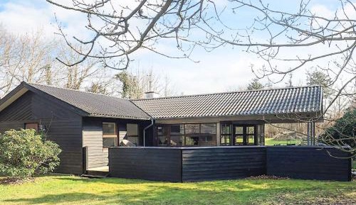 Three-Bedroom Holiday Home 