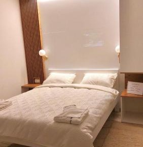 Deluxe Queen Studio 