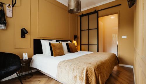 Kleine kamer met balkon
