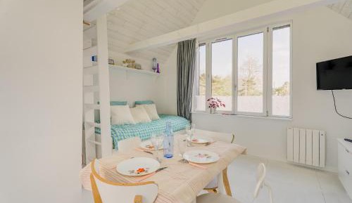 Superior One-Bedroom Apartment with Balcony
