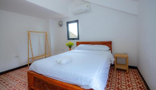 Double Room with Shared Bathroom