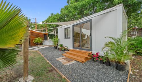 Family Room with Garden View
