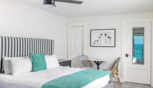 Deluxe King Room