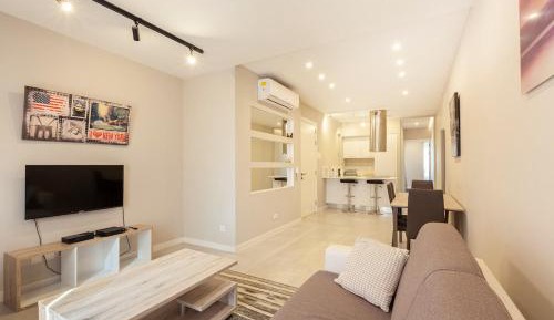 One-Bedroom Deluxe Apartment