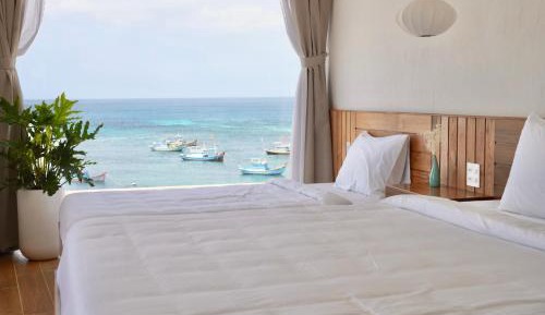 Deluxe Triple Room with Sea View