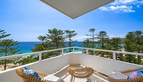 Two-Bedroom Deluxe Apartment with Ocean View