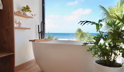 Deluxe Double Room with Balcony and Sea View