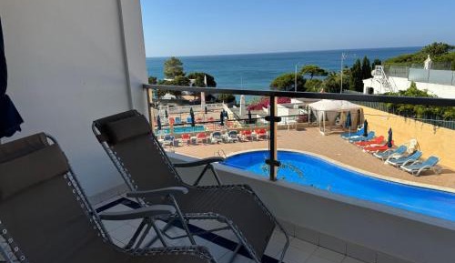One-Bedroom Apartment with Balcony or Terrace
