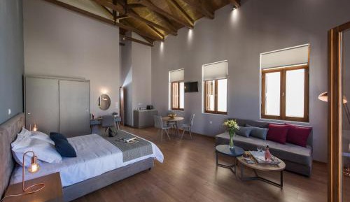 Deluxe Suite with Balcony