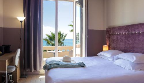 Deluxe Double Room with Balcony and Sea View