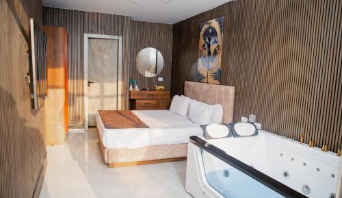 Magic Suite with Pyramids View