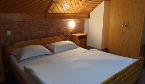 Standard Double Room with Shared Bathroom