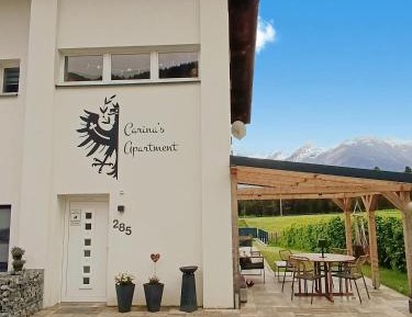 Apartment with Mountain View