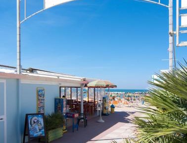 Family Room - Beach Package
