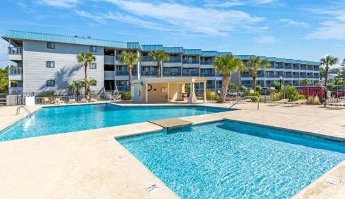 One-Bedroom Apartment with Ocean View