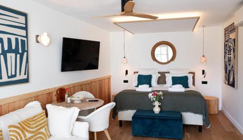 Standard Suite with Jacuzzi - Disability Access