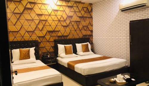 Deluxe Family Room
