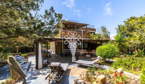 Villa with Garden View