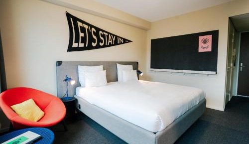 Deluxe Studio