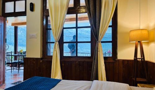 King Room with Mountain View