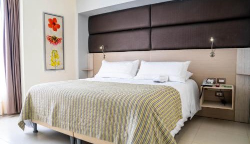 Standard Queen Room