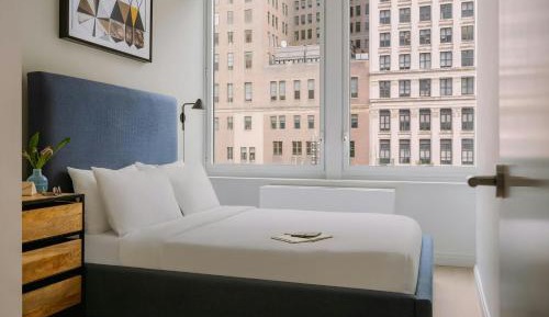 One-Bedroom Apartment with Queen and Sofa Bed