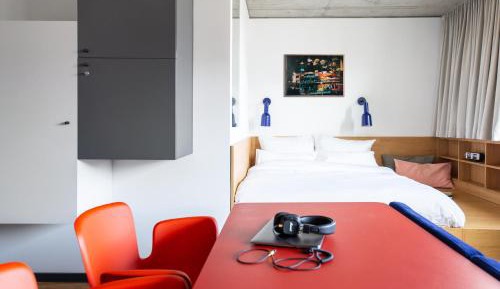 Superior Apartment with Queen Bed and Air-Conditioning