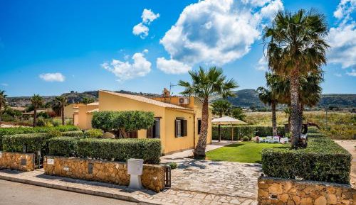 Deluxe Villa