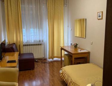 One-Bedroom Apartment with Terrace