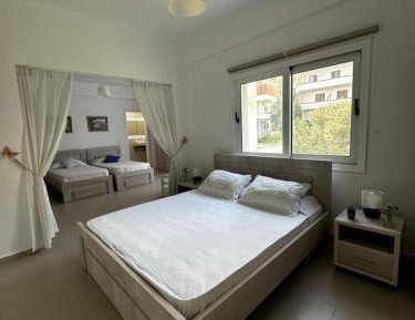 Apartment with Mountain View