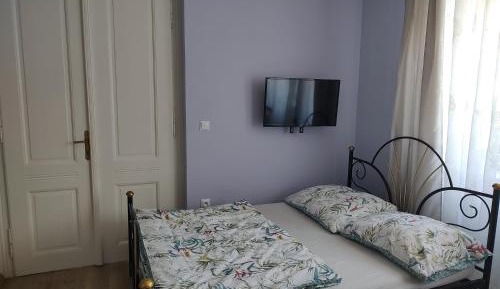 Quadruple Room with Private Bathroom