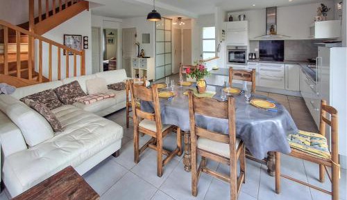 Three-Bedroom Holiday Home 