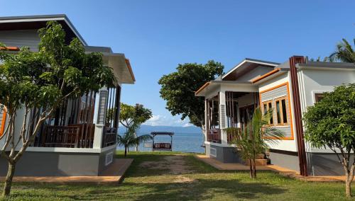 Villa - Beach Front