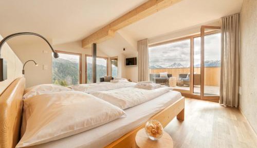 Two Connecting Double Rooms (2 Adults + 2 Children)