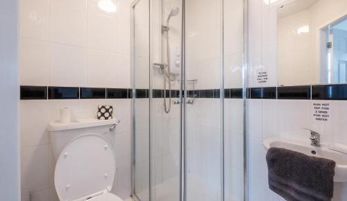 Standard Twin Room with Shared Bathroom