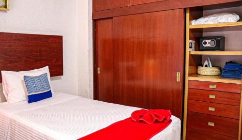 Standard Twin Room with Shared Bathroom
